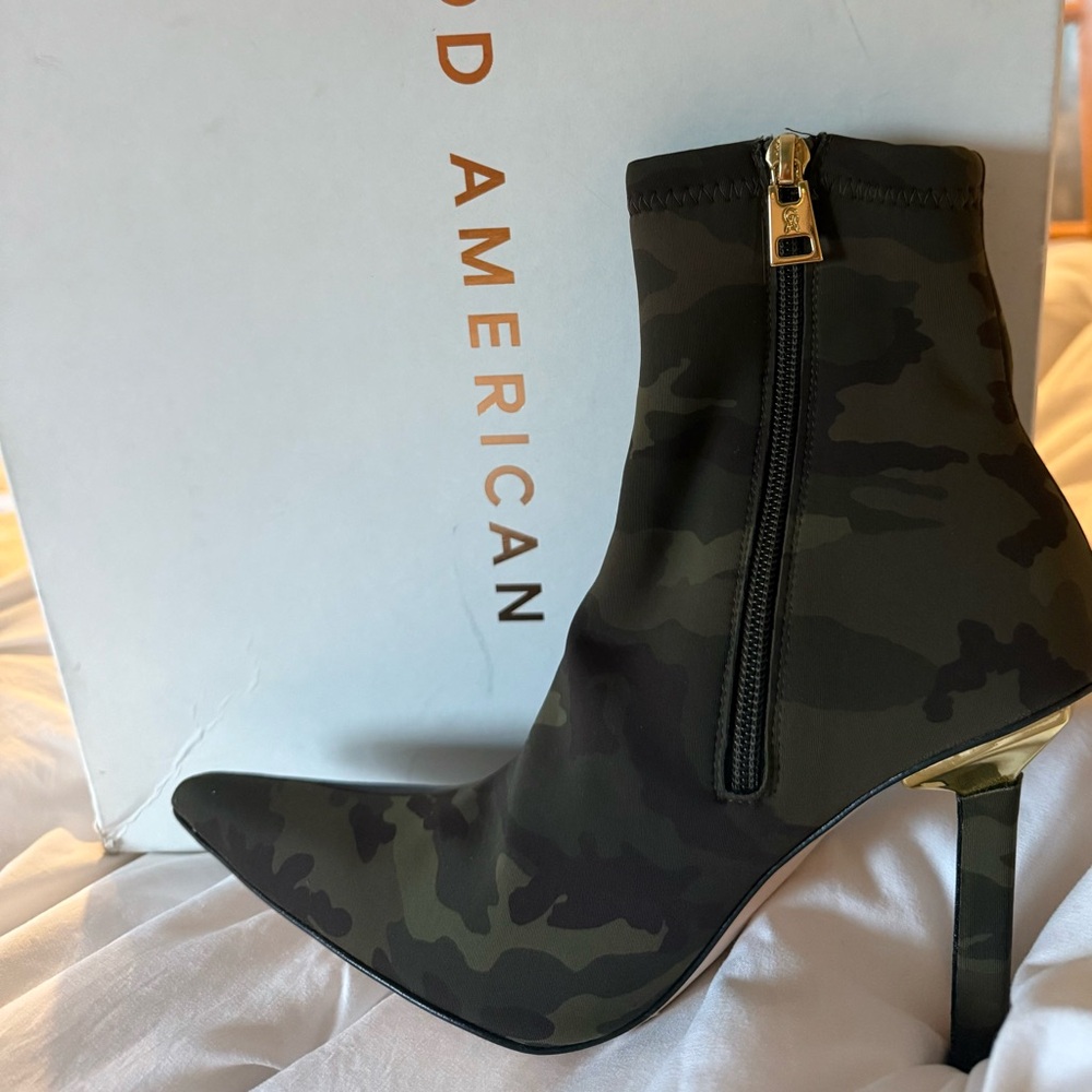 Good American Camouflage Ankle Boots